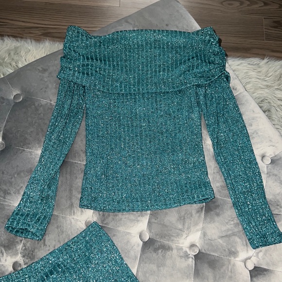 Two piece set - Picture 2 of 3